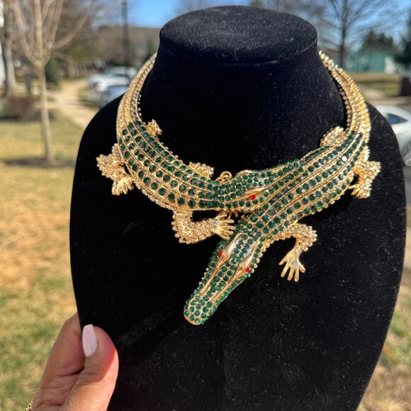 ALIGATOR DARK GREEN 2025 FAMILY NECKLACE - Picture 4 of 5